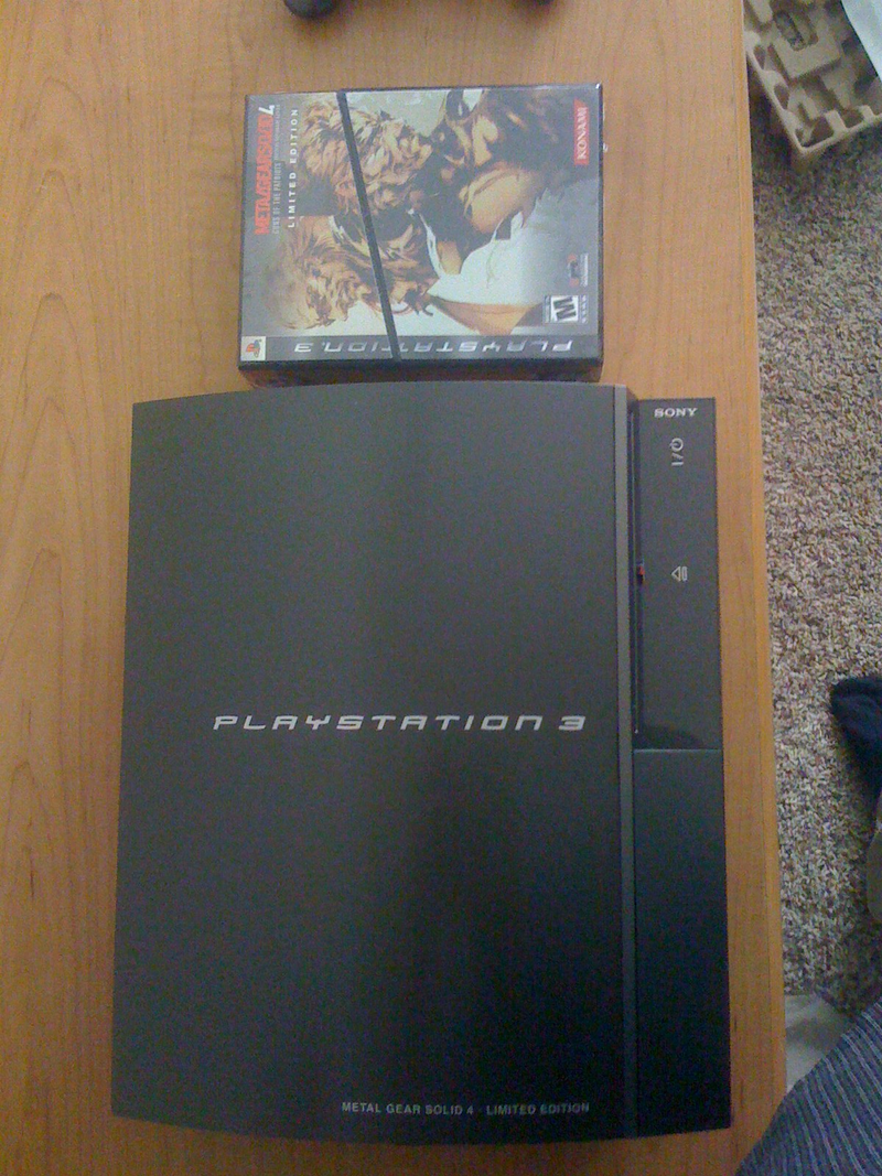 Illustration for article titled Gunmetal PS3: The Unboxing